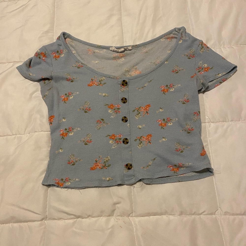 Cute cropped blue flower print short sleeve shirt